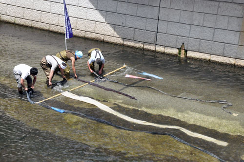 神田川水元再現 2013年7月28日 新宿区提供
